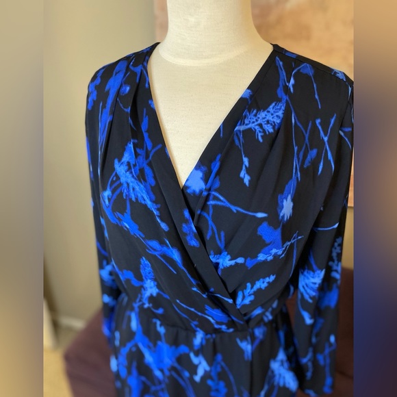 Banana Republic Blue and Black Long Sleeve wrap style dress Size 8 - Picture 8 of 12